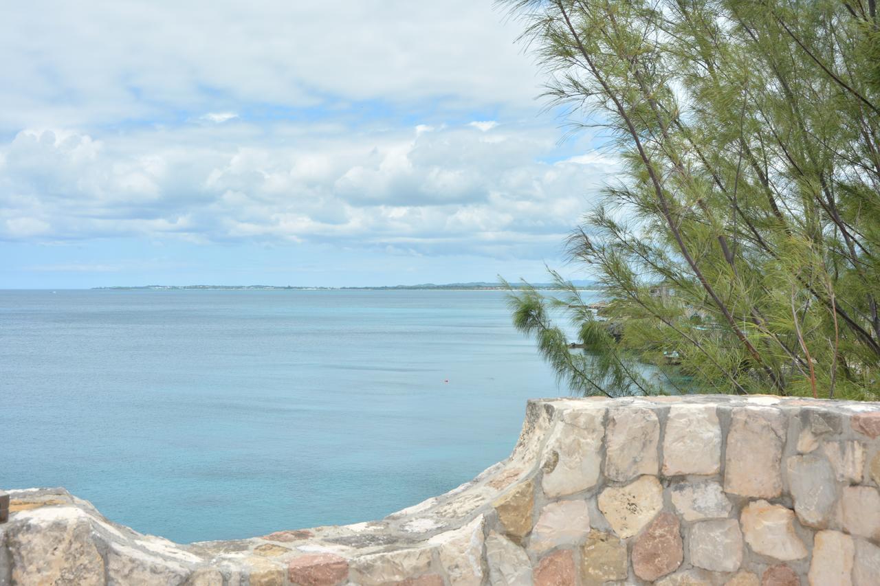 Pattoo Castle Villa Negril Exterior photo