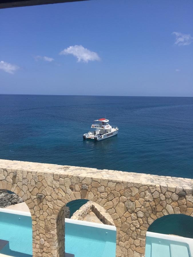 Pattoo Castle Villa Negril Exterior photo