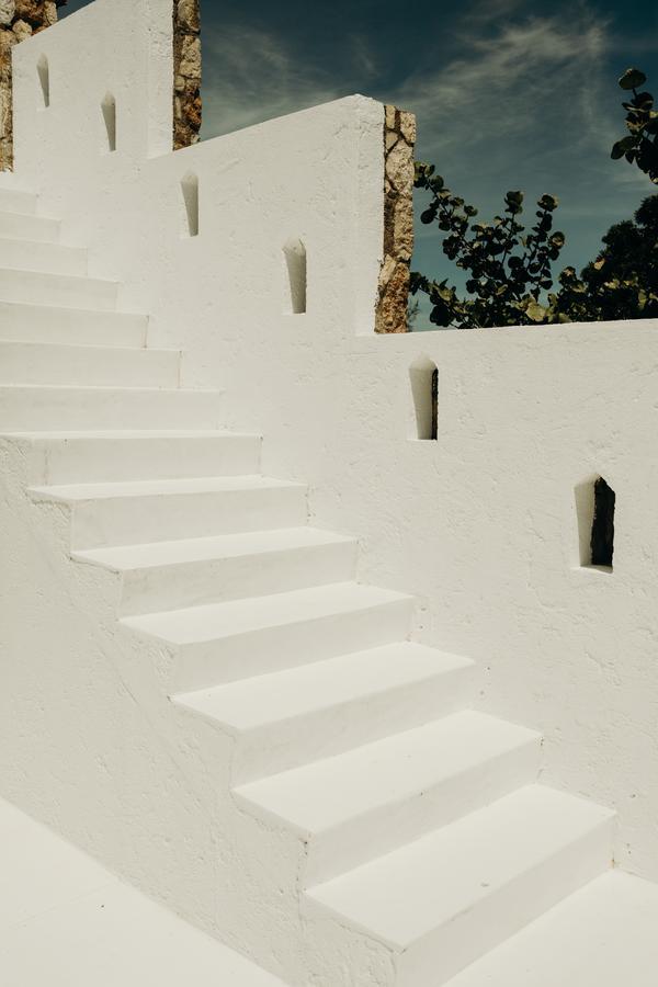 Pattoo Castle Villa Negril Exterior photo